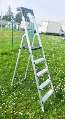 Destockage exclusif  Lot d'Echelle WERNER HIGH HANDRAIL + TRAY 5T Neuf Haut