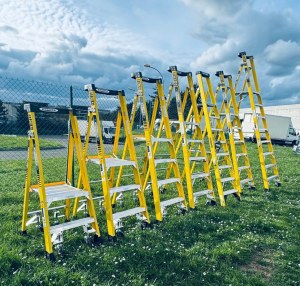 Destockage exclusif  Lot d'Echelle WERNER FG PODIUM W/CASTERS 2T 3T 4T 5T 6T 8T Neuf...