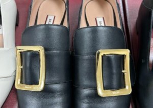 Destockage chaussures de luxe femmes de la marque Bally / Bally women’s luxury shoes Cl...