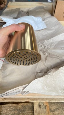 ROBINETTERIE & COLONNE DE DOUCHE – NEUF