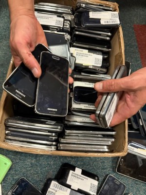 Smartphone android samsung 400 pcs vente en gros