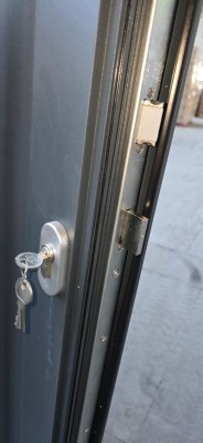 Portes d’entrée en aluminium NEUVES