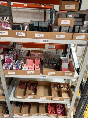 Lot Mixte Produits Beauté & Jouet. Produits neufs. Emballage d'origine