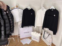 Lot de 3 vêtements Moncler - regardez nos lots actualisés !