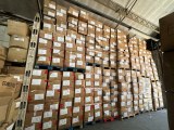 Lot de pulls femme – Plusieurs modèles – 4 600 pièces – Tailles S à XXL