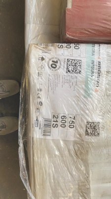 LOT DESTOCKAGE 10 RADIATEURS RADSON – 9 INTEGRA 21S + 1 NARBONNE H – STOCK PROFESS...