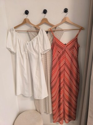 Lot de robes de grossesse avec étiquette