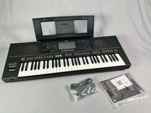 Yamaha PSR-SX920 61-Key Digital Arranger Keyboard